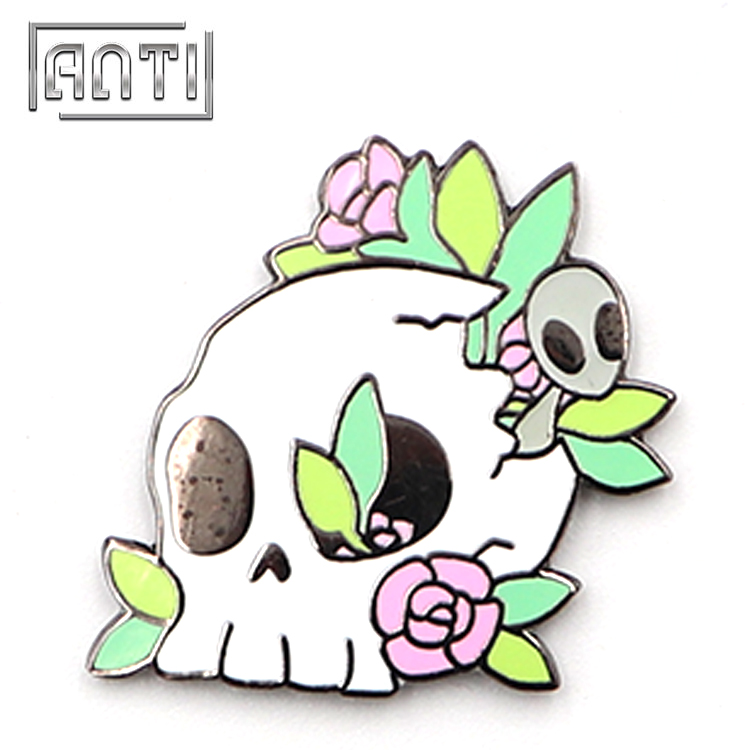 Customized Badge Skull Pins Enamel Novel Lapel Pins for Coat