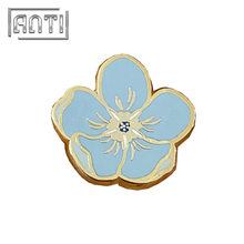 Wholesale manufacturer beauty light blue flower hard enamel zinc alloy lapel pin