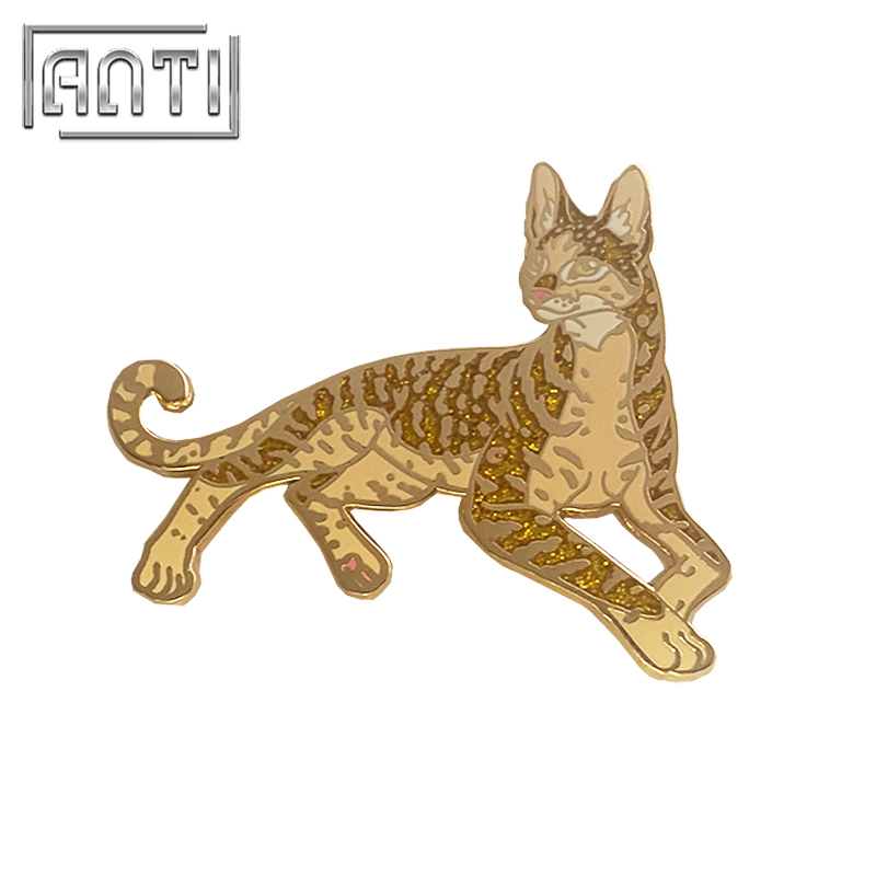 Wholesale Quality beautiful gold colour cool animal leopard hard enamel zinc alloy lapel pin 