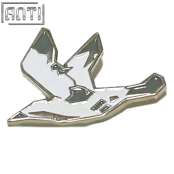Producer Black and white lovely bird Lapel Pin High Quality Black Nickel Metal Soft Enamel Badge Make An Enamel Pin For Gift