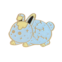Wholesale manufacturer light blue and yellow cute animal small rabbit zinc alloy hard enamel Lapel Pin 