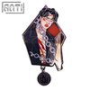 Custom Cartoon Handsome Man Lapel Pin Chains Of Iron South Korea\'s Stars Red Stain Glass Hard Enamel Black Nickel Metal Badge