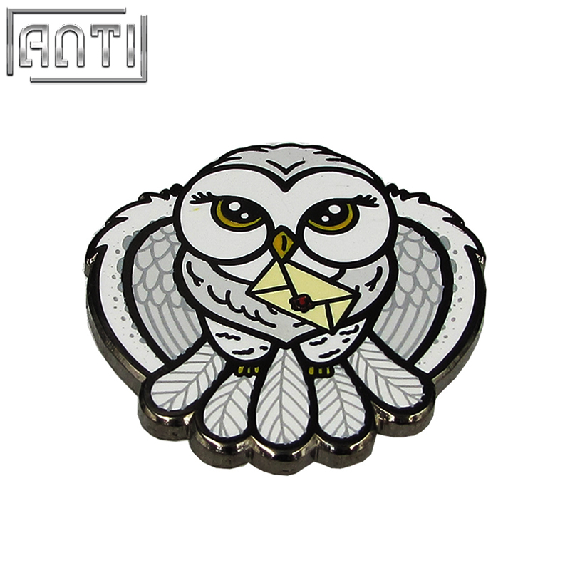 Wholesale White and black cartoon cool animal envelope owl black nickel Lapel Pin