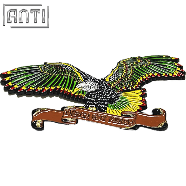 Bulk Beautiful Raptor Flying Eagle Design Pin A Company Logo In The Image Of An Animal Soft Enamel Black Nickel Metal Badge