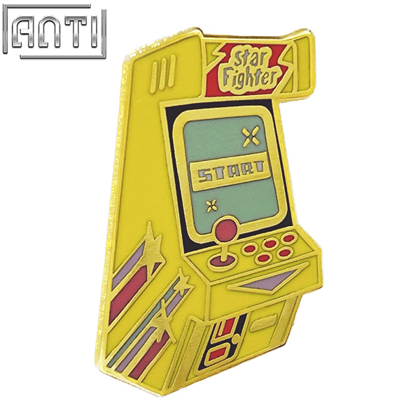 Personalized Cartoon Yellow Game Console Pin Fun And Cute Design Gold Metal Hard Enamel Badge Make An Enamel Pin For Gift
